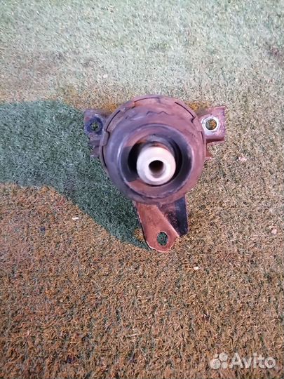 Опора двигателя (подушка двс) задняя GR1E-39-040A