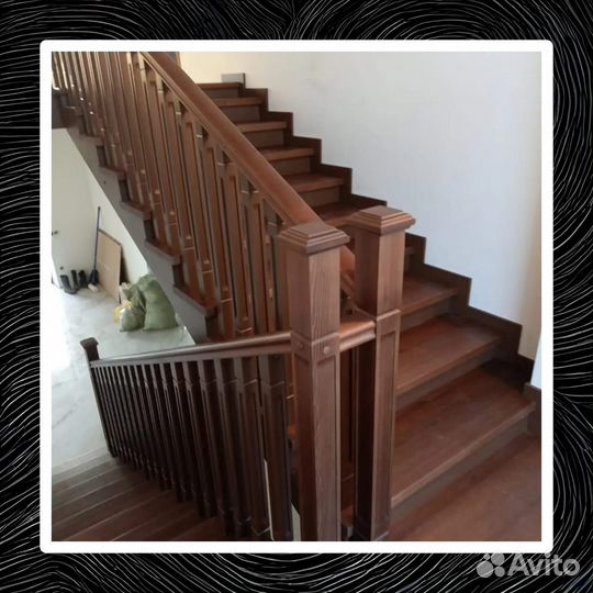 Отделка межэтажной металлической лестницы деревом