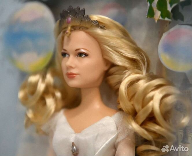 Глинда из фильма Оз: Великий и Ужасный