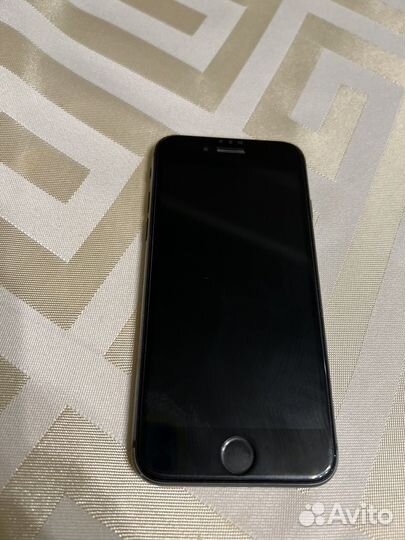 iPhone 8, 64 ГБ
