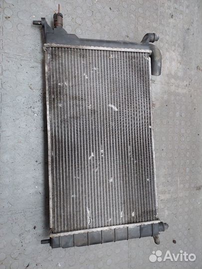 Радиатор охлаждения двигателя Opel Astra F, 1996