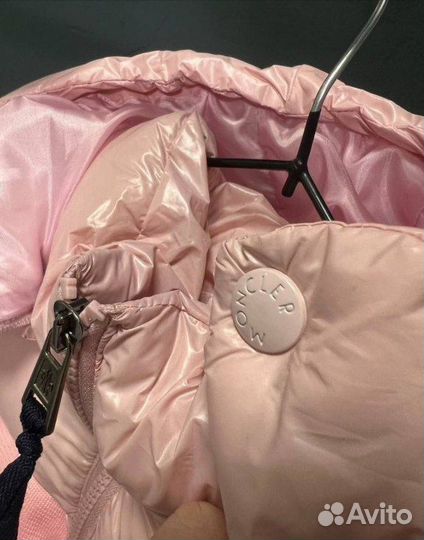 Пуховик Moncler женский розовый