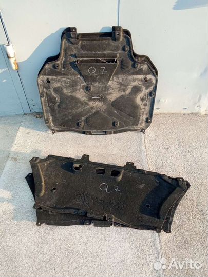 Audi Q7 пыльник защиты днище