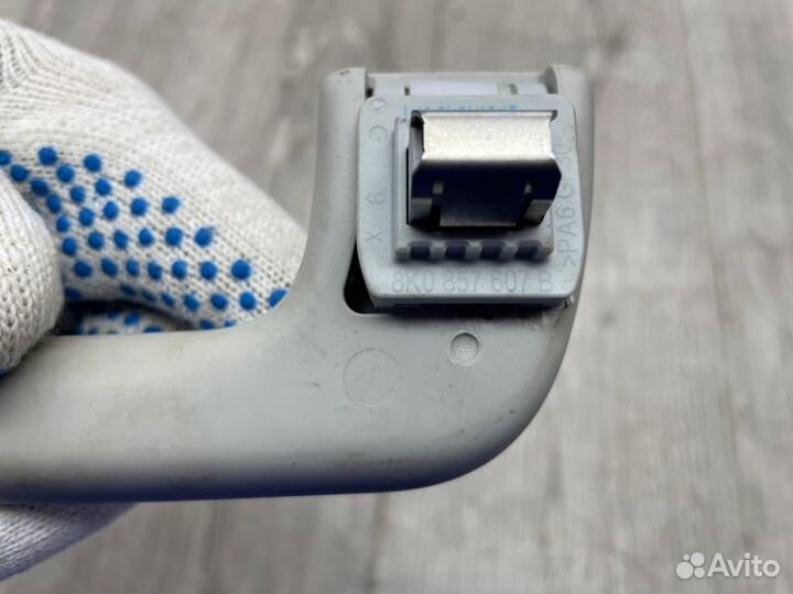 Ручка внутренняя потолочная задняя правая Skoda