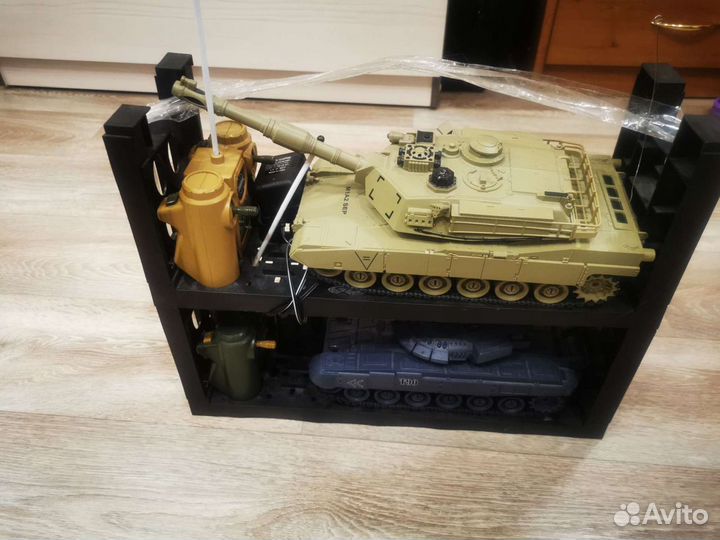 Игрушечный танк