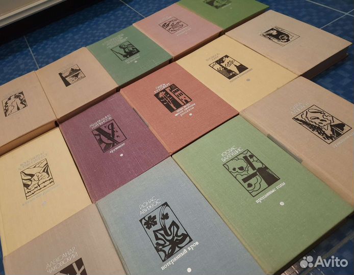 13 томов Библиотеки Дружбы народов 1975