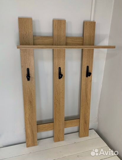 Вешалка для одежды настенная новая