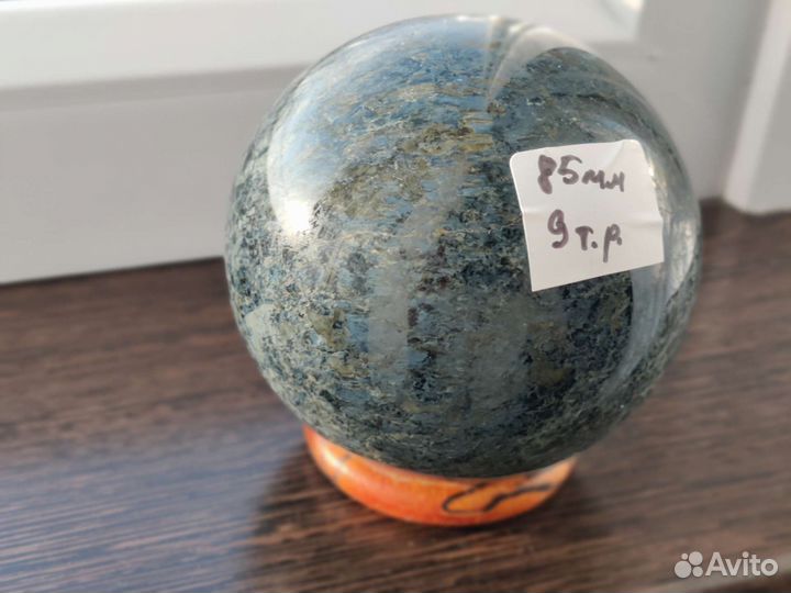 Камни и минералы коллекция