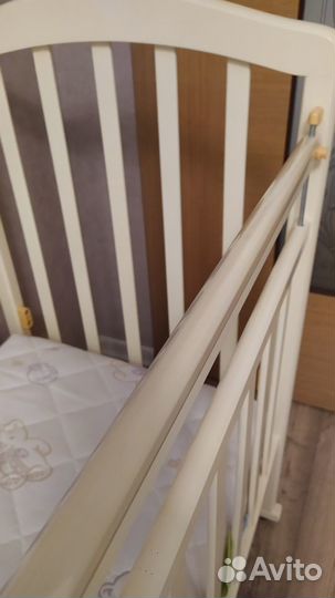 Кроватка из массива дерева