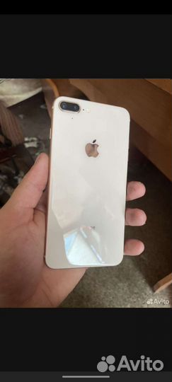Телефон iPhone 8 Plus