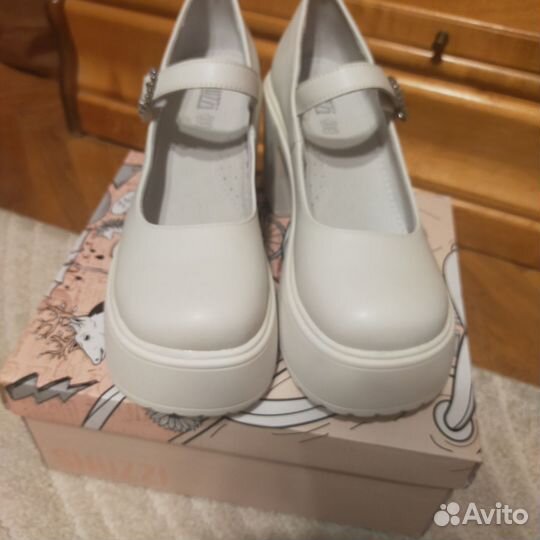 Красивые туфли в стиле bratz