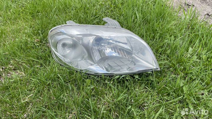 Правая фара Chevrolet Aveo Т250