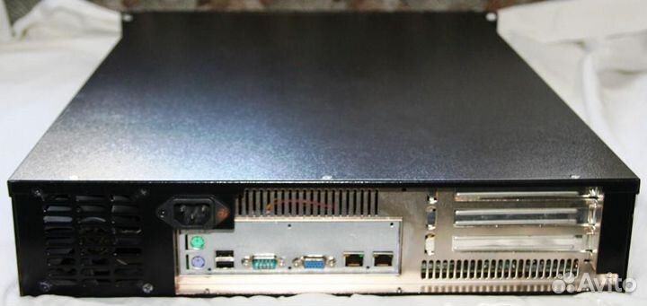 Серверный компьютер AMD