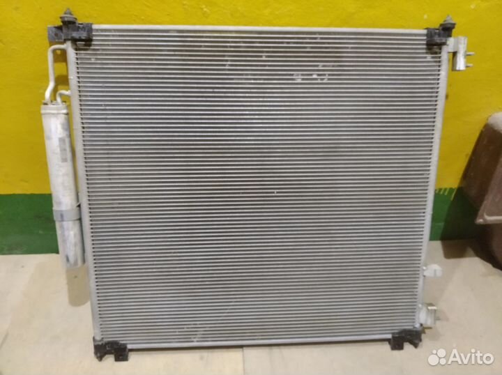 Радиатор кондиционера Land Rover Discovery 5