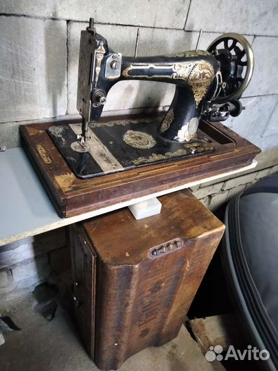 Швейная машинка