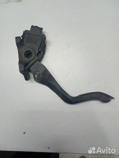 Электронная педаль газа Peugeot 308