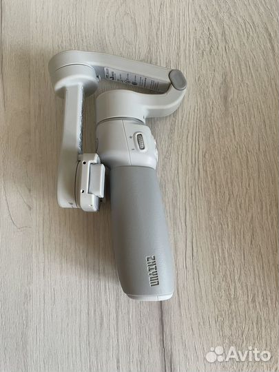 Стабилизатор для смартфона Zhiyun Smooth-Q4 Combo