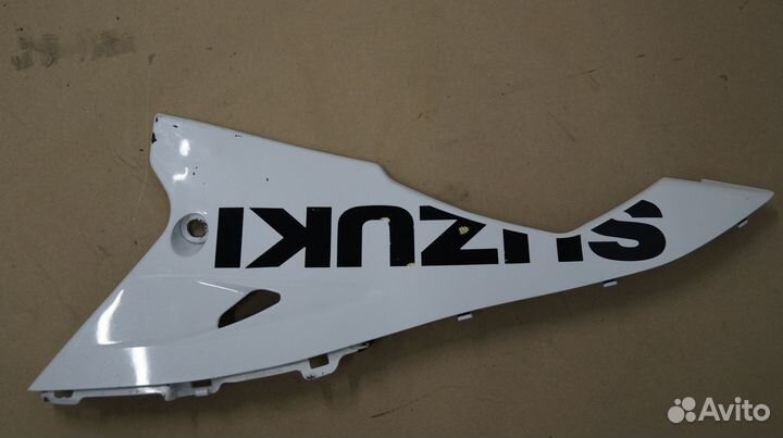 Пластик Suzuki gsxr1000 09-14,94480-47H00-YBD