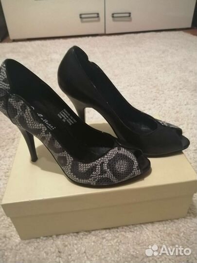 Туфли женские 36-37 размер натур. кожа рептилия