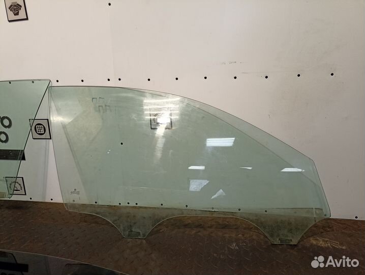 Стекло двери для VW Passat B5