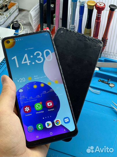 Замена дисплея (стекла) на Samsung, iPhone