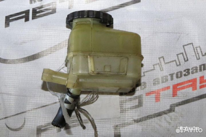 Бачок гур toyota. OPA premio vista vista ardeo wis