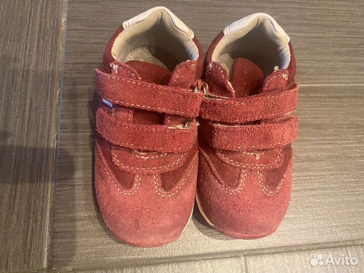 Кроссовки для девочки