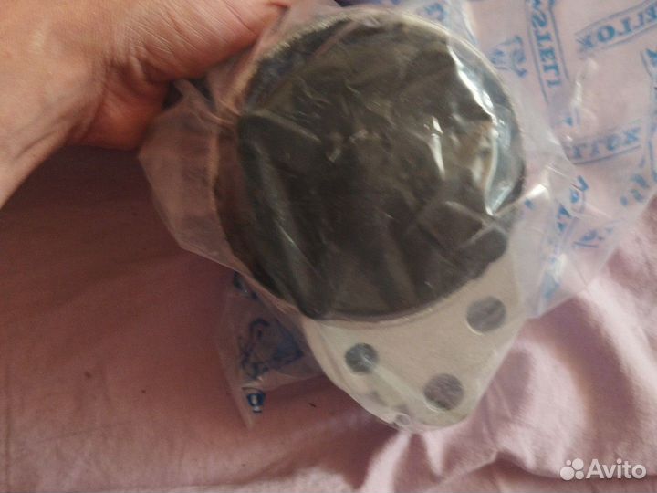 Подушка крепления двигателя Ford focus