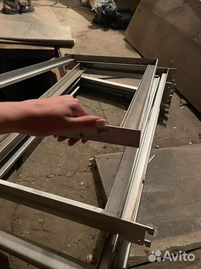 Полкодержатель для торговой системы