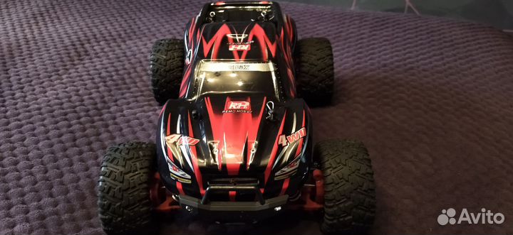 Радиоуправляемая модель внедорожника