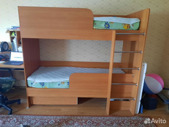 Двухъярусная кровать бу с матрасами