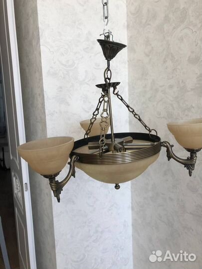 Продам люстры