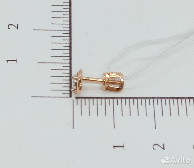 Золотые серьги с камнем