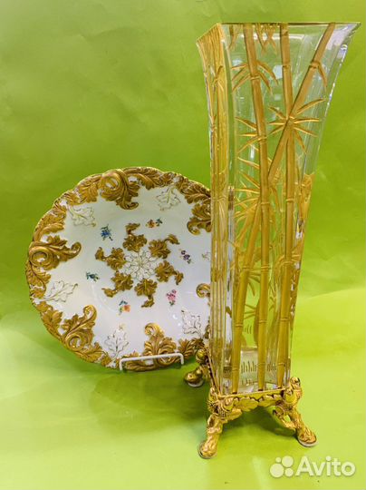 Блюдо с рельефом и позолотой