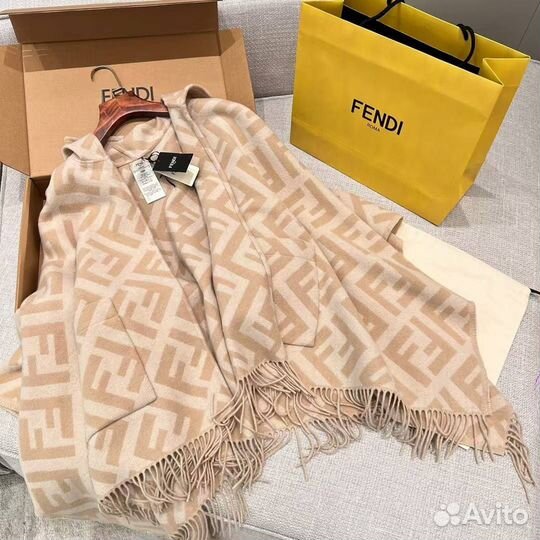 Пончо fendi