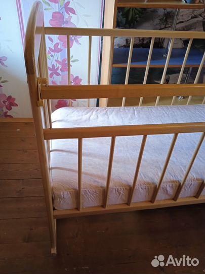 Детская кроватка