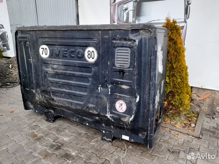 Четверть кабины задняя стенка Iveco Stralis