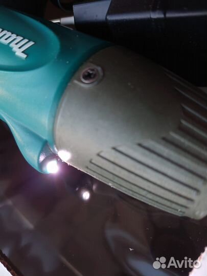 Аккумуляторная отвертка Makita японская