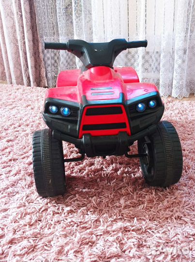 Детский квадроцикл на аккумуляторе