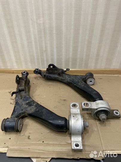 Нижний рычаг lexus is250