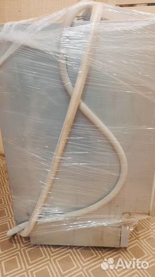 Встроенная посудомоечна машина Bosh