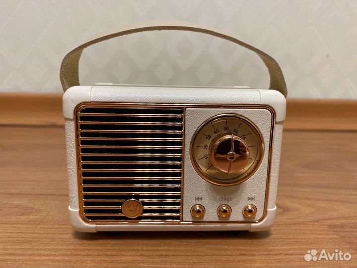 Беспроводная колонка в стиле ретро