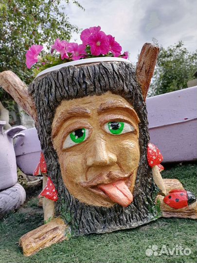 Бетонные вазоны, цветник, кашпо