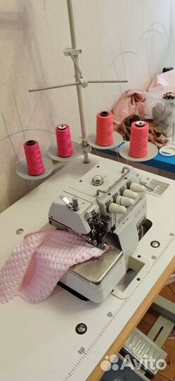 Швейная машинка оверлок