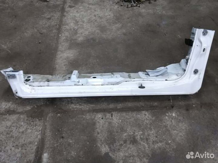 Порог левый Toyota Tundra UCK40 2UZ-FE 1999