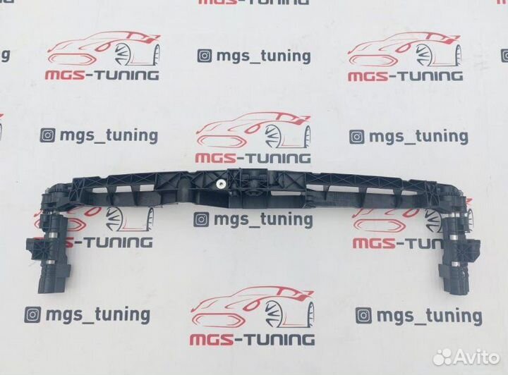 Опора решетки радиатора на E-Class W212 13-16гг