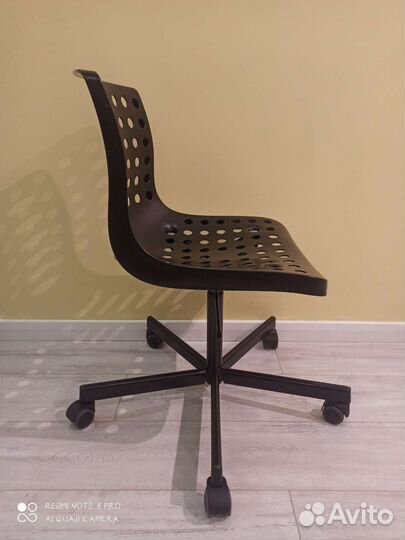 Офисное кресло