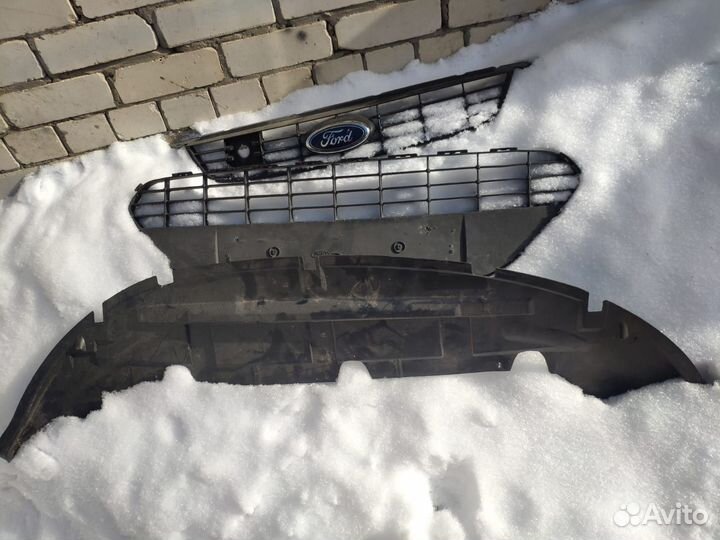 Решетка радиатора ford focus в сборе