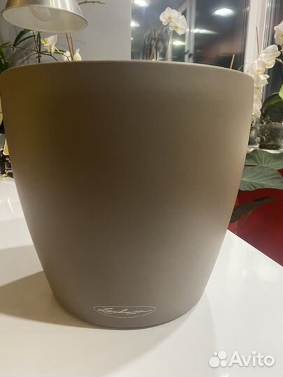 Кашпо с автополивом lechuza