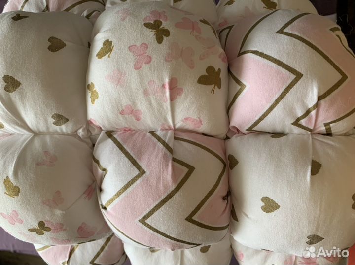 Бортики бомбон в детскую кроватку